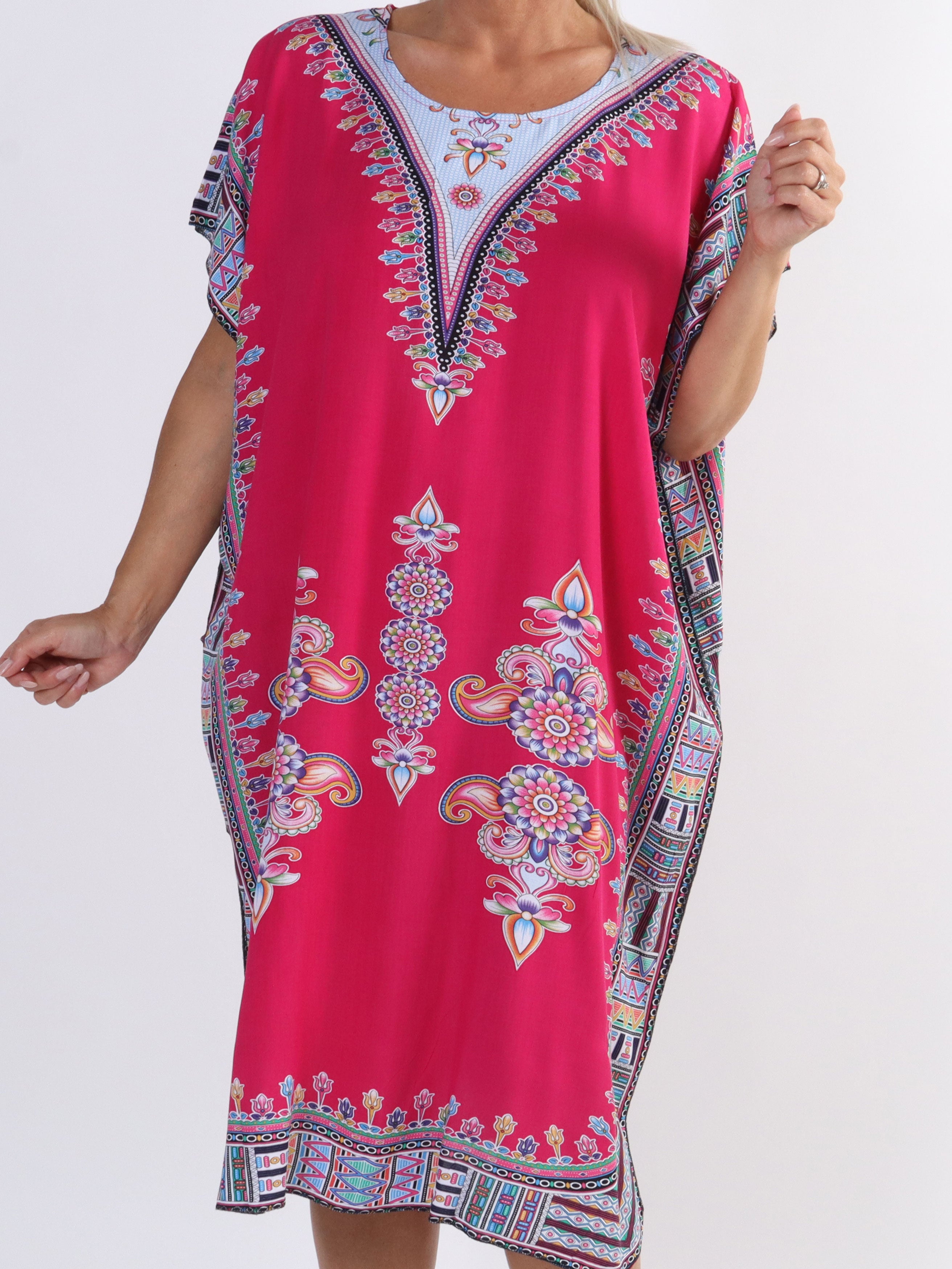 Mille - Let og luftig plus size tunika i farvet mønster